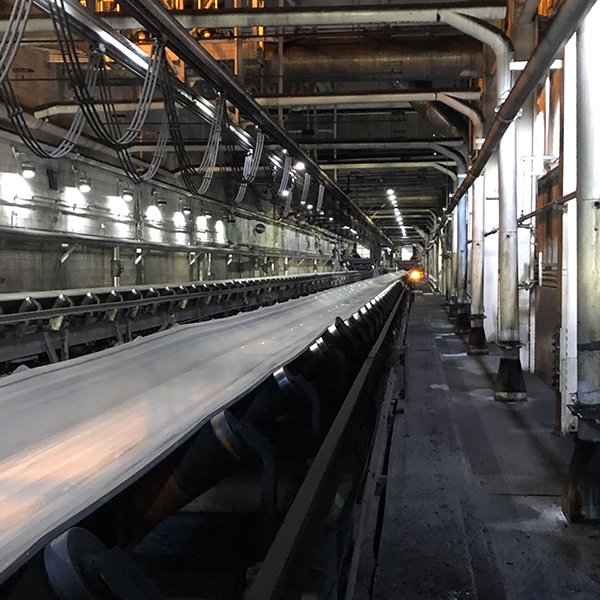 Product flow conveyor belt repair